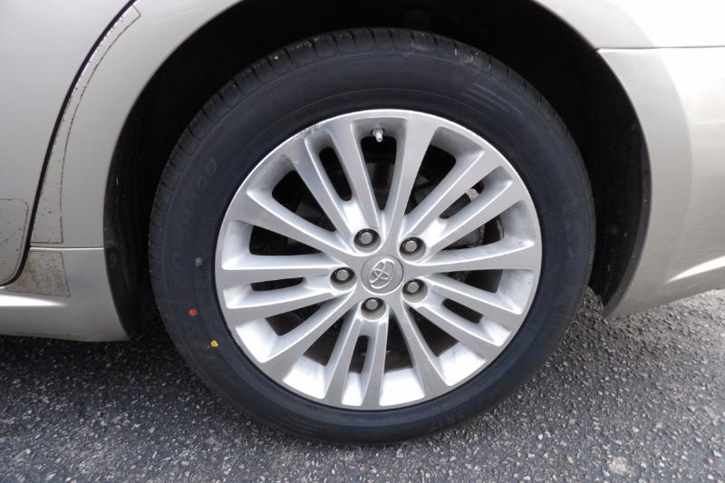 Toyota Avalon Hybrid XLE Premium 2013