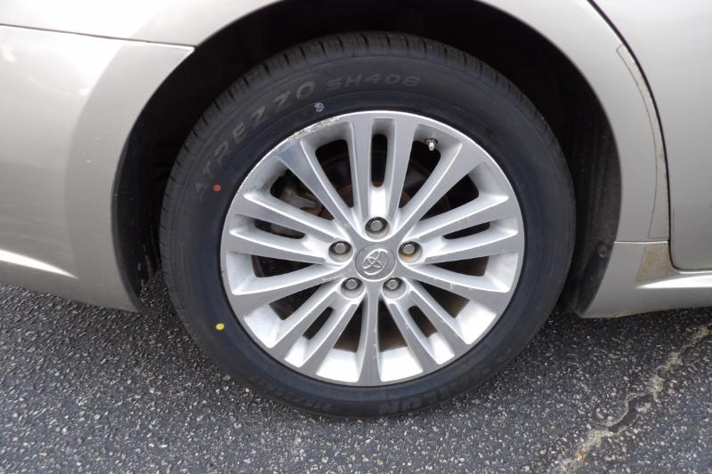 Toyota Avalon Hybrid XLE Premium 2013