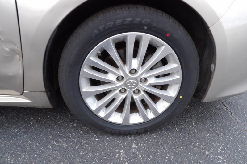 Toyota Avalon Hybrid XLE Premium 2013