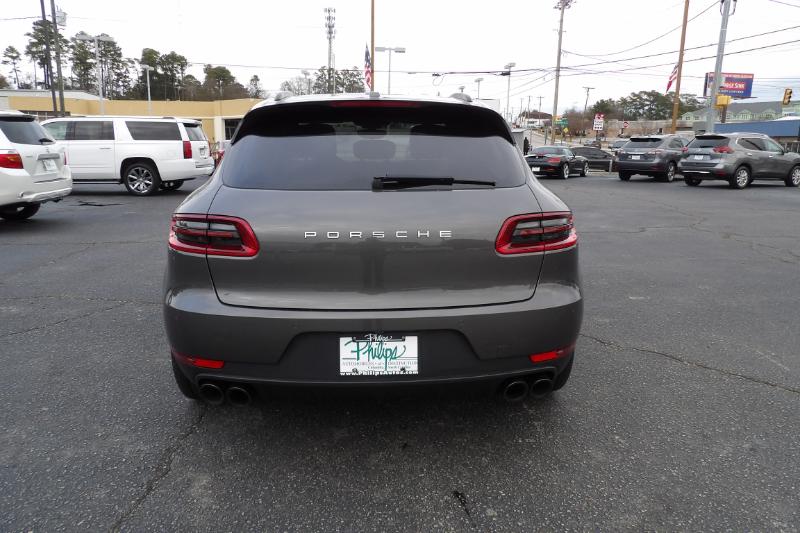 Porsche Macan  2018