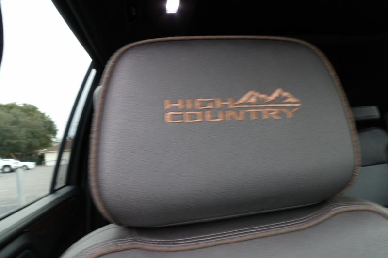 Chevrolet Suburban High Country 2023