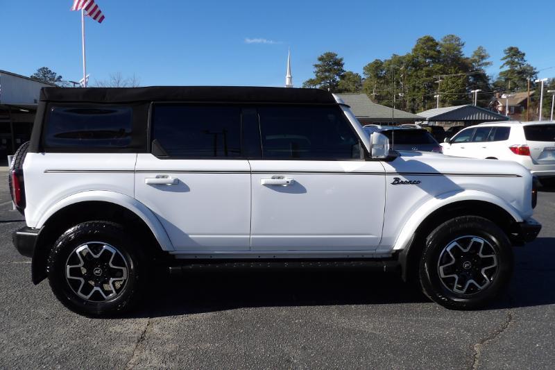 Ford Bronco Base 4-Door w/Advanced 2023