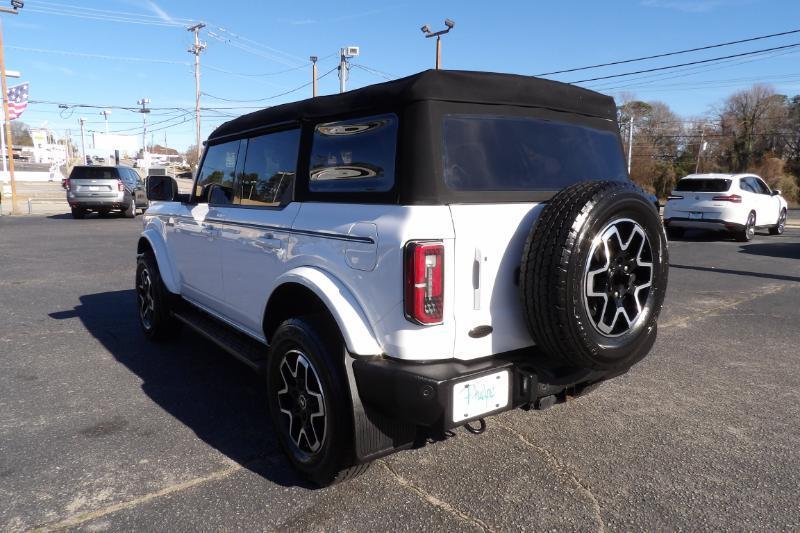 Ford Bronco Base 4-Door w/Advanced 2023