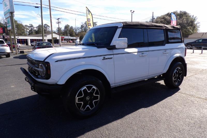 Ford Bronco Base 4-Door w/Advanced 2023