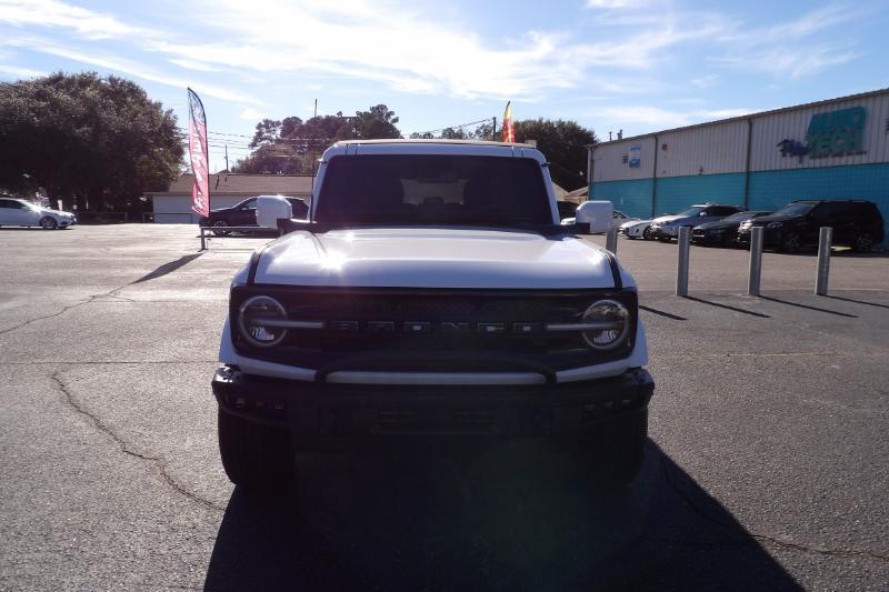 Ford Bronco Base 4-Door w/Advanced 2023