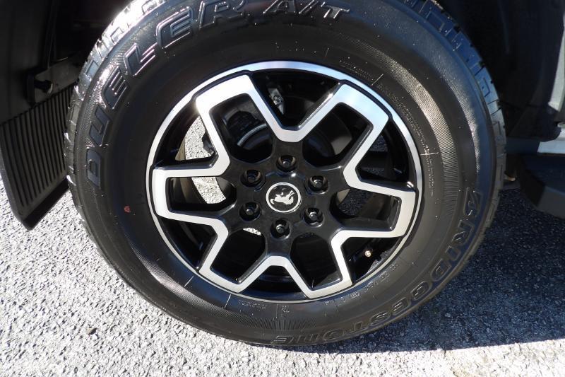 Ford Bronco Base 4-Door w/Advanced 2023