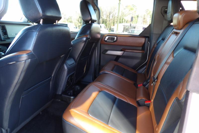 Ford Bronco Base 4-Door w/Advanced 2023