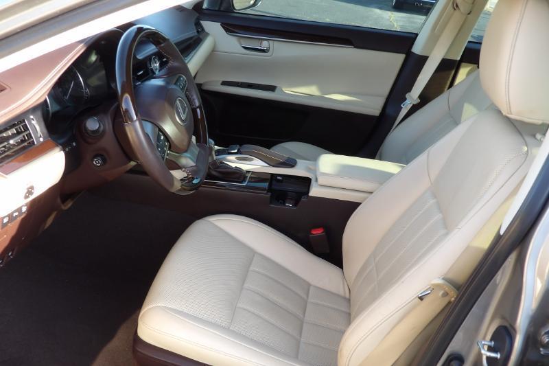 Lexus ES 350 Sedan 2017