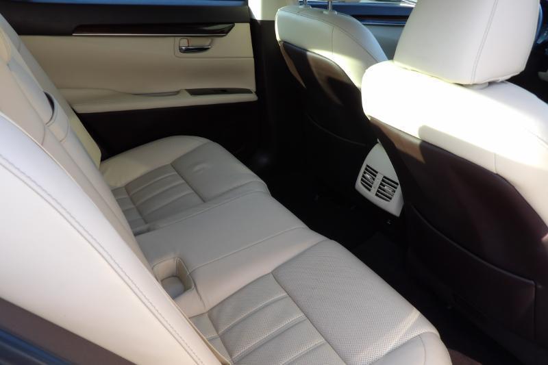 Lexus ES 350 Sedan 2017