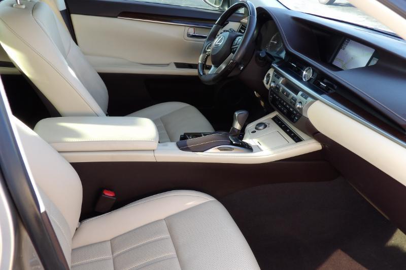 Lexus ES 350 Sedan 2017