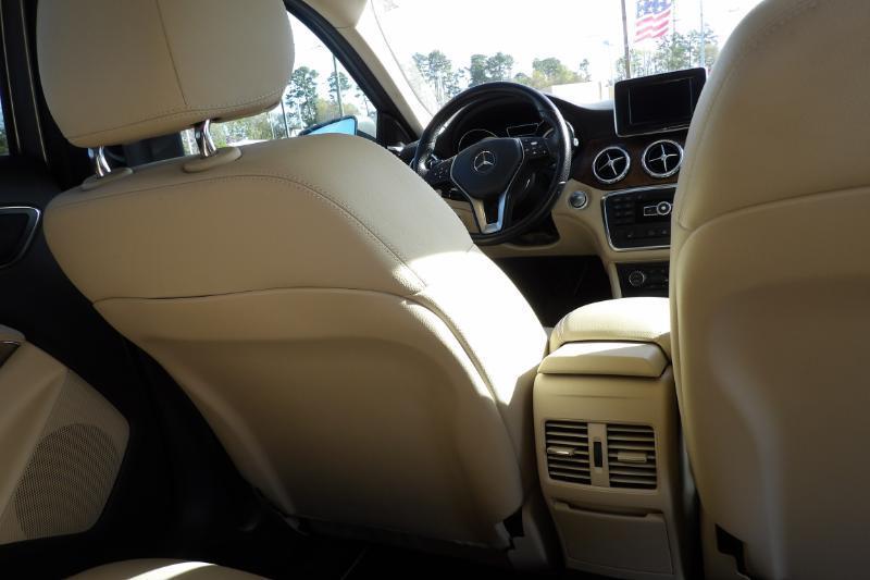 Mercedes-Benz GLA-Class GLA250 2015