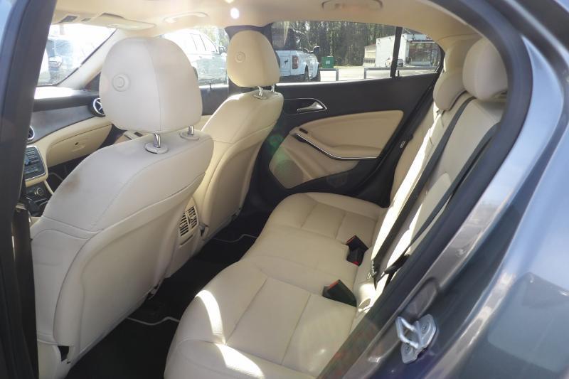 Mercedes-Benz GLA-Class GLA250 2015