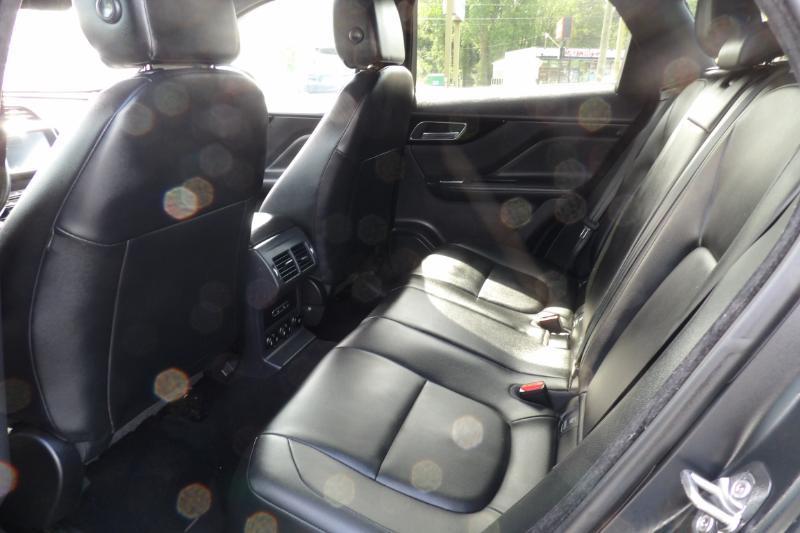 Jaguar F-Pace 25t Premium 2020