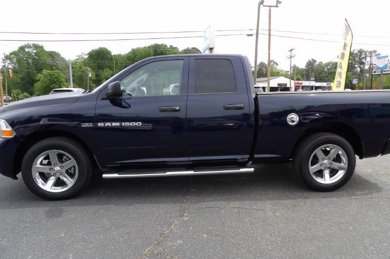 RAM 1500 ST Quad Cab 2WD 2012