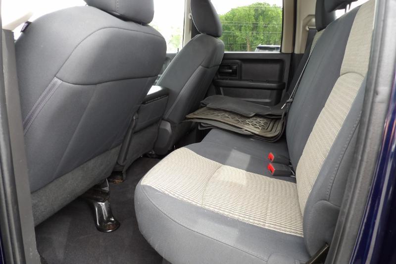 RAM 1500 ST Quad Cab 2WD 2012