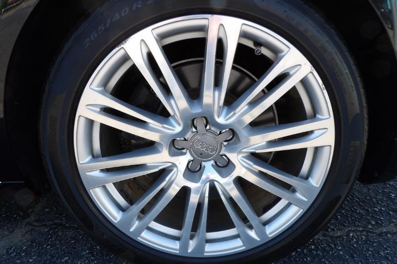 Audi A8 L 4.0T quattro 2015