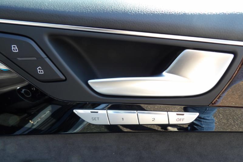 Audi A8 L 4.0T quattro 2015