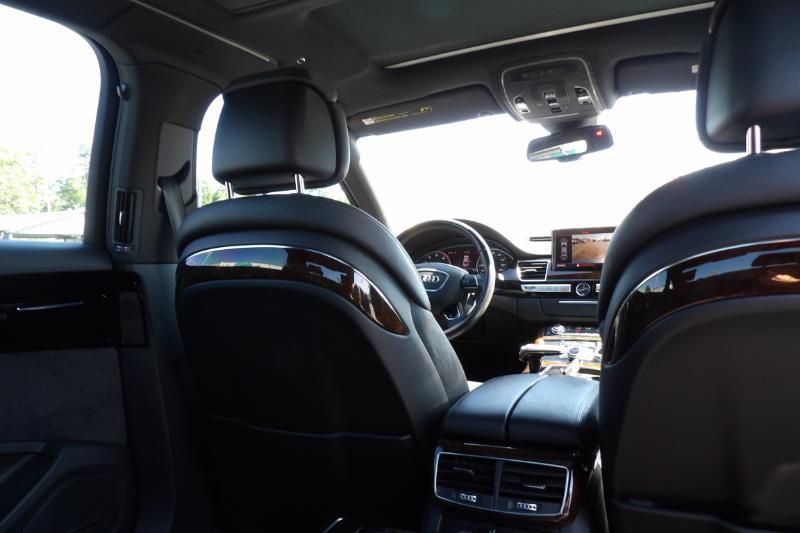 Audi A8 L 4.0T quattro 2015