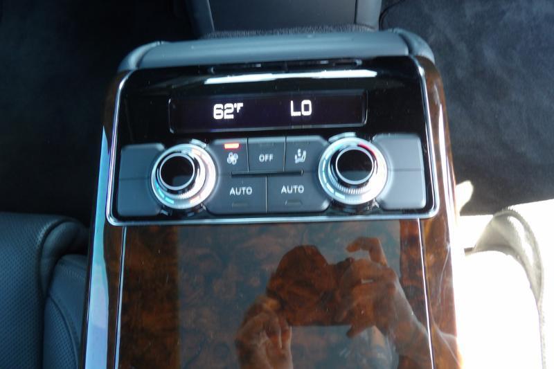 Audi A8 L 4.0T quattro 2015