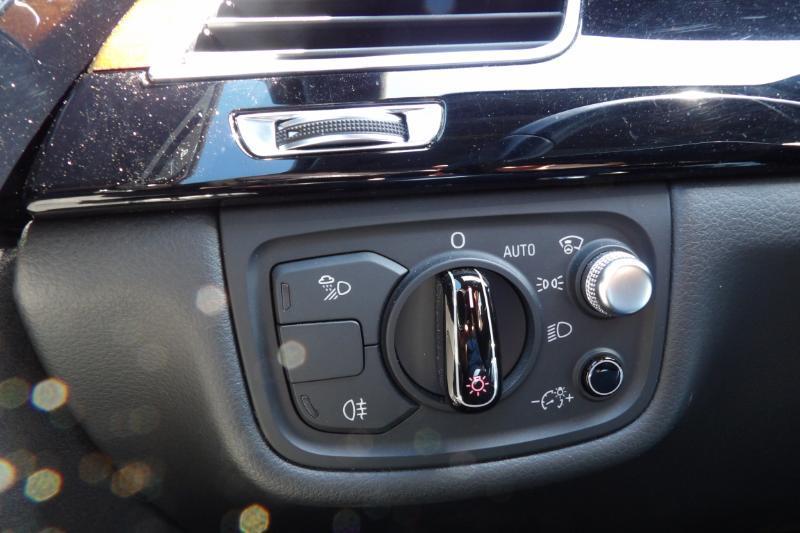 Audi A8 L 4.0T quattro 2015