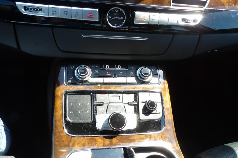 Audi A8 L 4.0T quattro 2015