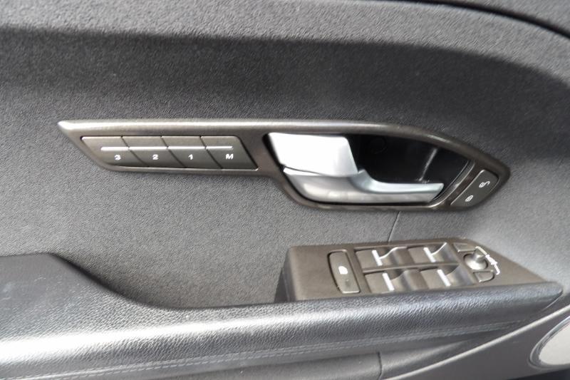 Land Rover Range Rover Evoque Pure Plus 5-Door 2015