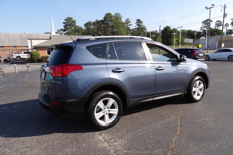 Toyota RAV4 XLE FWD 2014