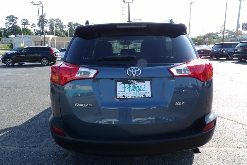 Toyota RAV4 XLE FWD 2014