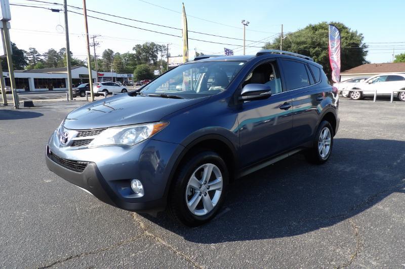 Toyota RAV4 XLE FWD 2014