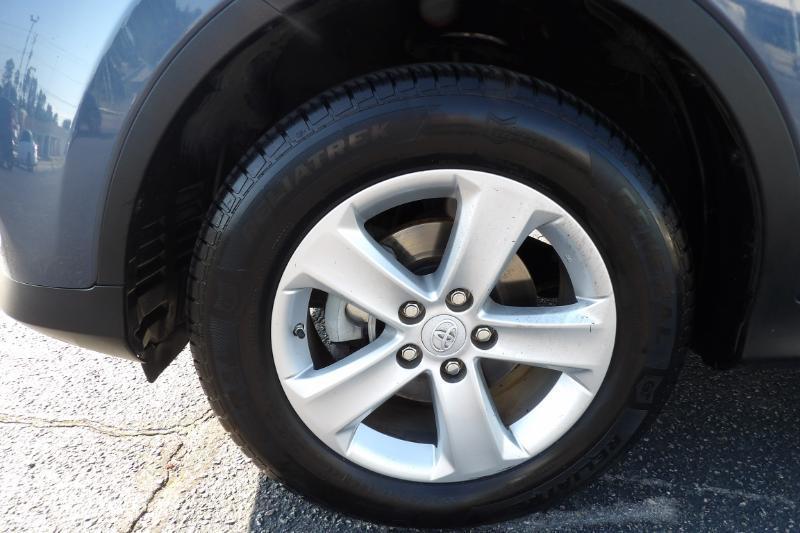 Toyota RAV4 XLE FWD 2014