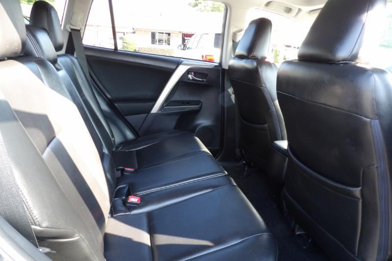 Toyota RAV4 XLE FWD 2014