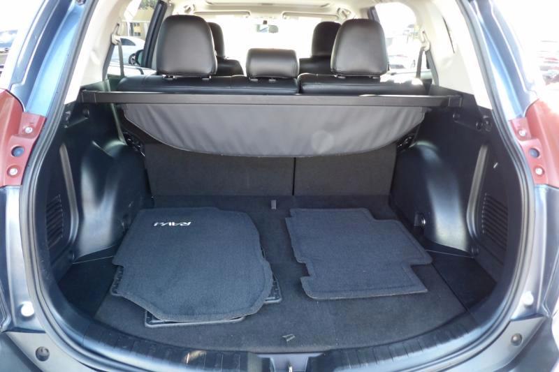 Toyota RAV4 XLE FWD 2014