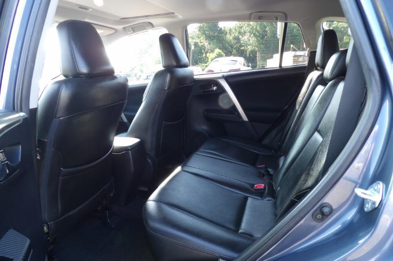 Toyota RAV4 XLE FWD 2014