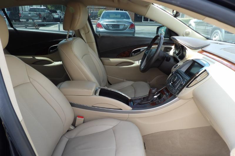Buick LaCrosse CXS 2011