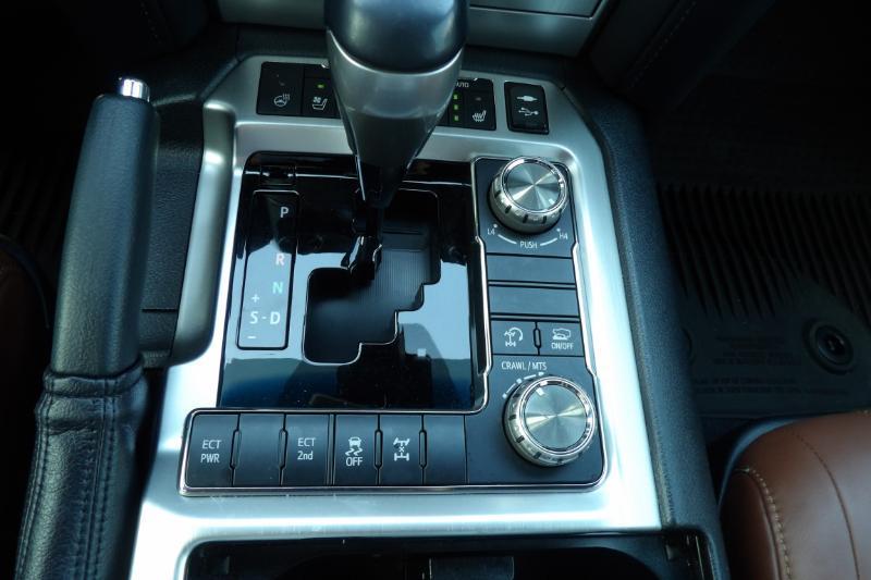 Toyota Land Cruiser 4WD 2018