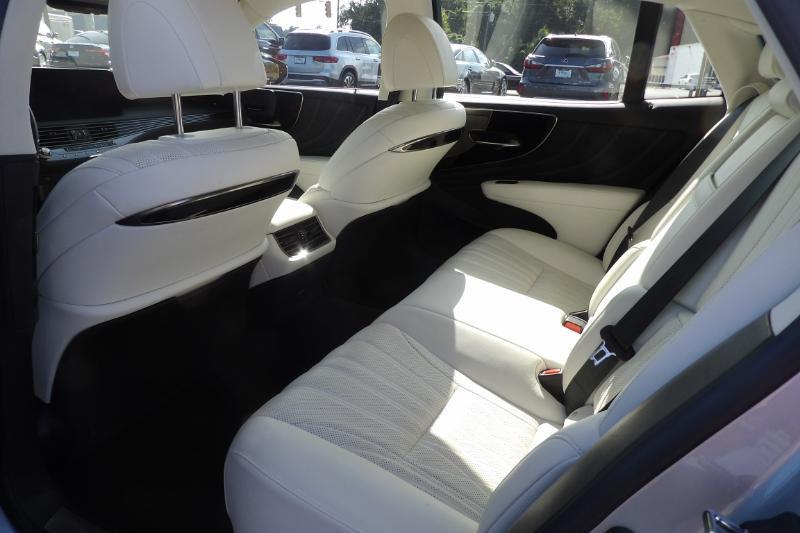 Lexus LS 500 Base 2022