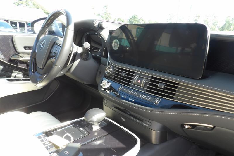 Lexus LS 500 Base 2022