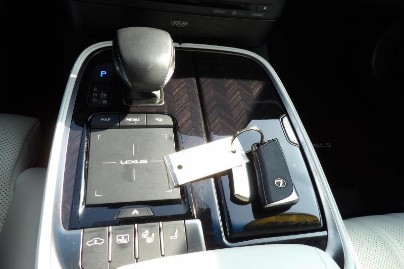 Lexus LS 500 Base 2022