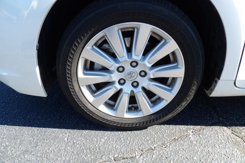 Toyota Sienna XLE 7-Passenger AWD 2017