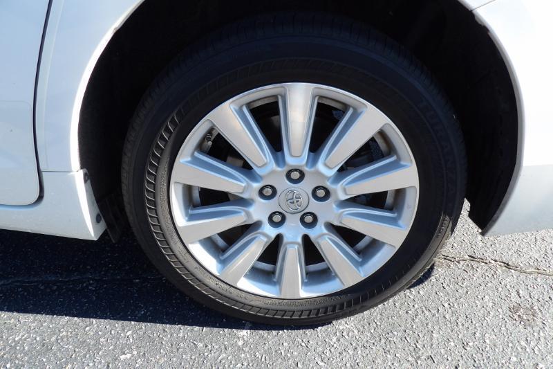 Toyota Sienna XLE 7-Passenger AWD 2017