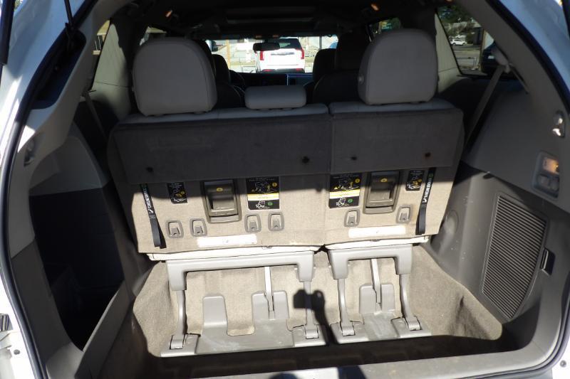Toyota Sienna XLE 7-Passenger AWD 2017