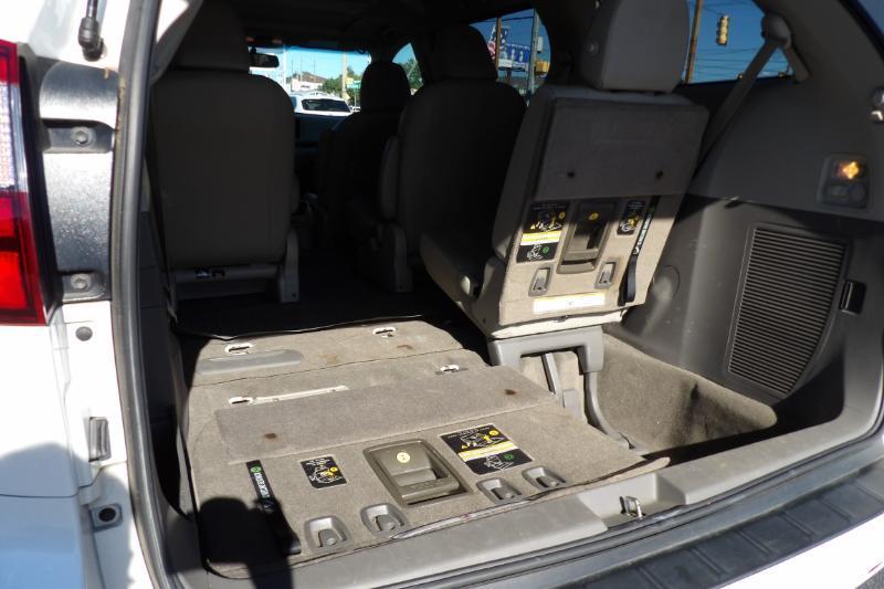 Toyota Sienna XLE 7-Passenger AWD 2017