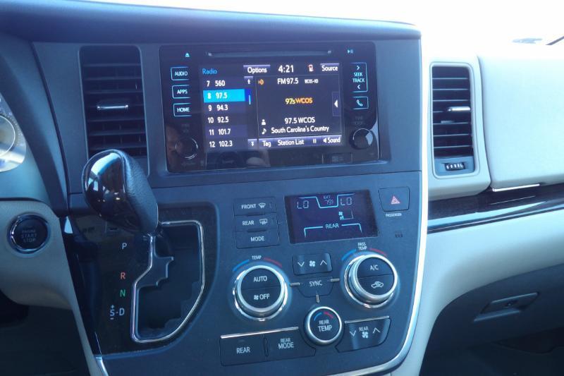 Toyota Sienna XLE 7-Passenger AWD 2017