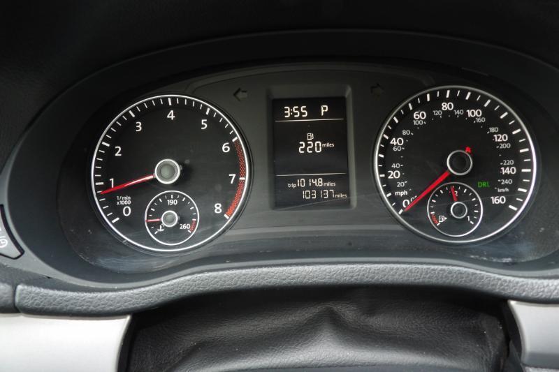 Volkswagen Passat 2.5L S W/Appearance 2014