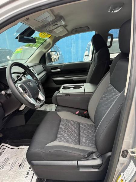 Toyota Tundra SR5 5.7L V8 Double Cab 4WD 2018