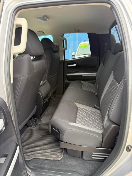 Toyota Tundra SR5 5.7L V8 Double Cab 4WD 2018