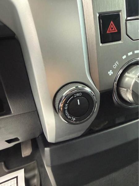 Toyota Tundra SR5 5.7L V8 Double Cab 4WD 2018