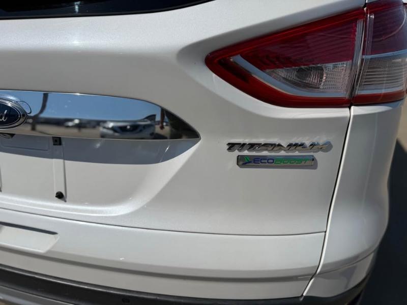 Ford Escape Titanium FWD 2016 Ford Escape Titanium FWD 2016