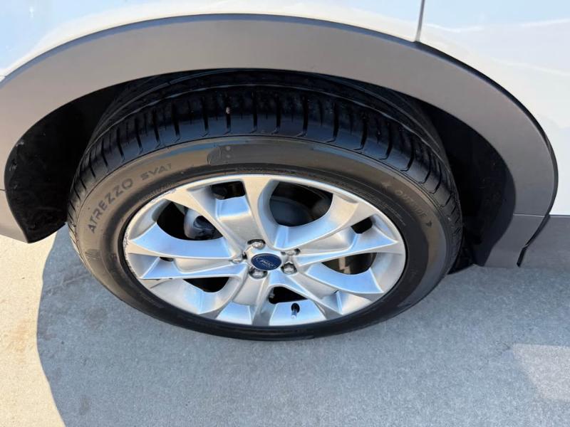 Ford Escape Titanium FWD 2016 Ford Escape Titanium FWD 2016