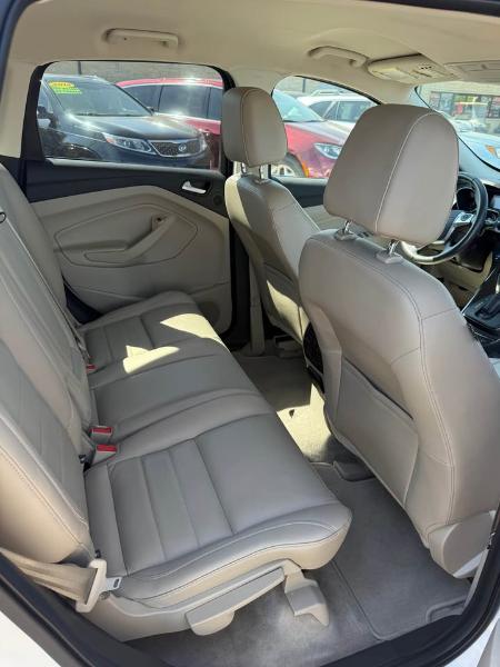 Ford Escape Titanium FWD 2016 Ford Escape Titanium FWD 2016